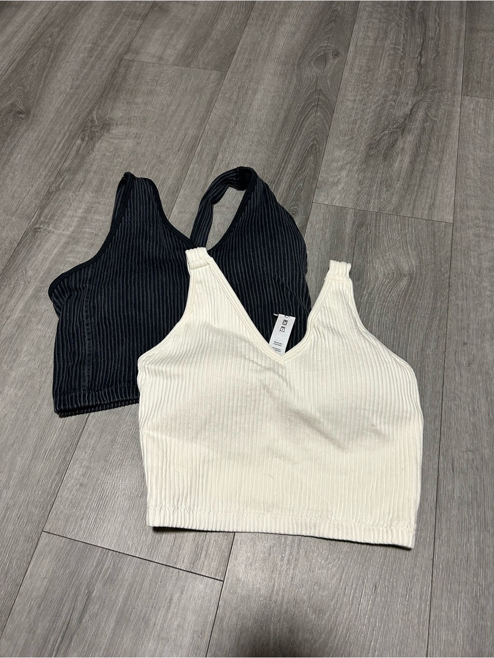 Ribbed V-Neck Crop Tank Top – Black & Cream